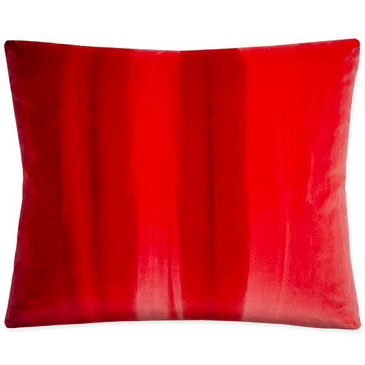 Pillow in Carmen color, with 100% cotton velvet that shifts from crimson to eggplant, with blind seams and Turkish corners.